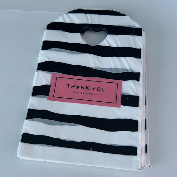 3/25$ 25 pcs Small Thank You Bags Loot Bags Favor Bags 4.80" x 5.7" in. Approx. - Picture 2 of 6